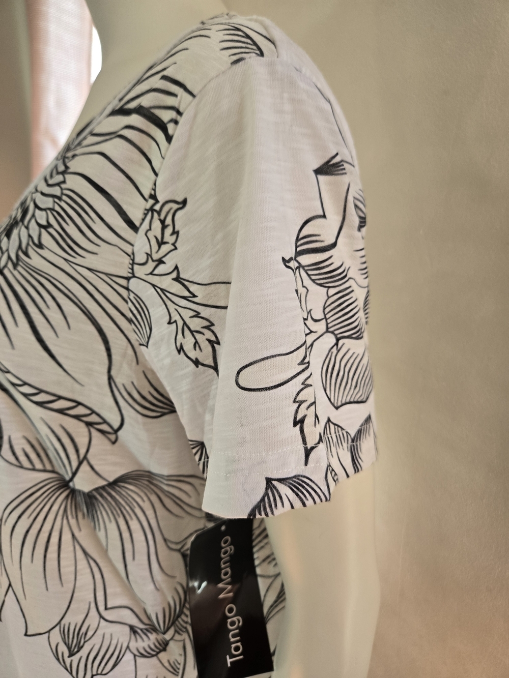 Women's Scoop Neck Floral Tunic Tee - White/Black - Picture 4 of 8